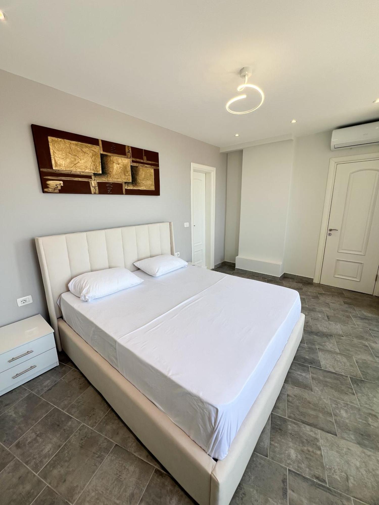 Sea View Apartments Durres Ngoại thất bức ảnh
