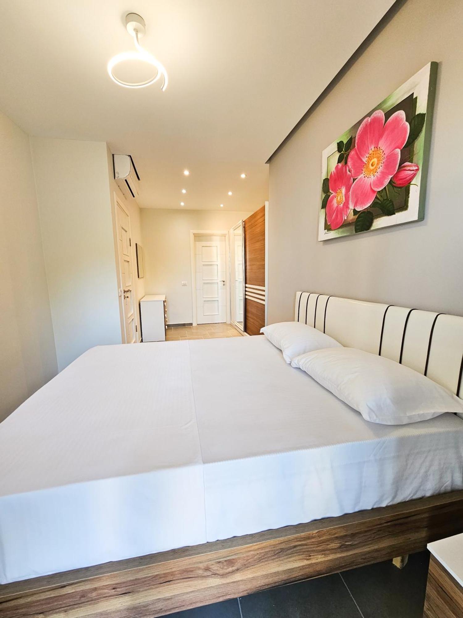 Sea View Apartments Durres Ngoại thất bức ảnh