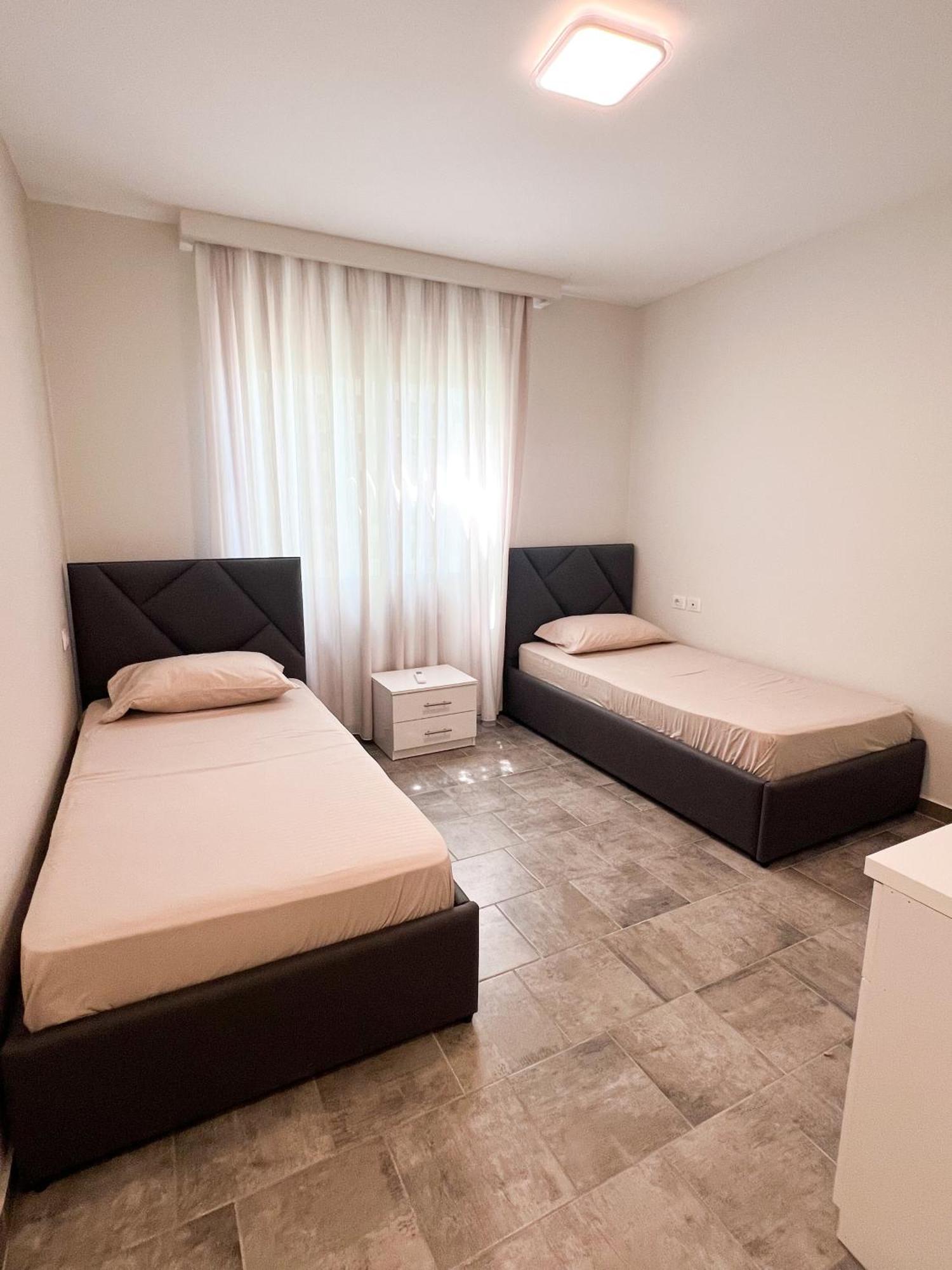 Sea View Apartments Durres Ngoại thất bức ảnh